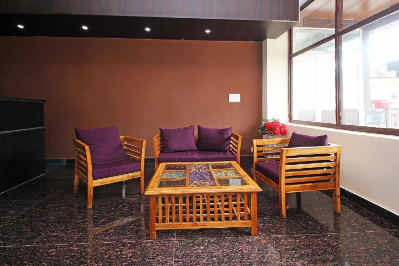 Oyo 8944 Hotel Red Carpet Dharamshala Exterior photo
